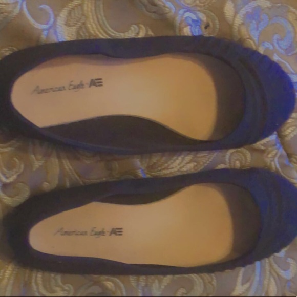 flats - Picture 1 of 2